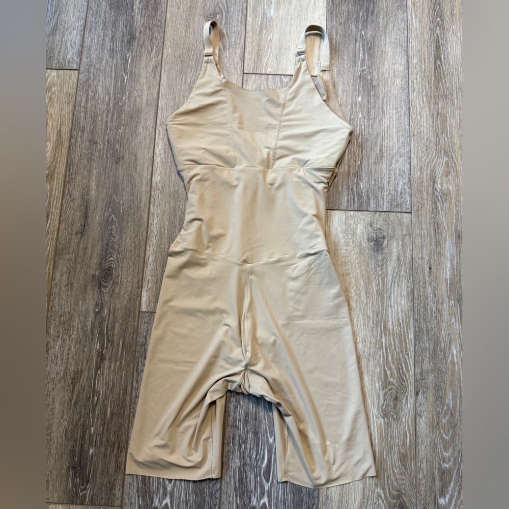 Maidenform one piece corset shorts size S/P